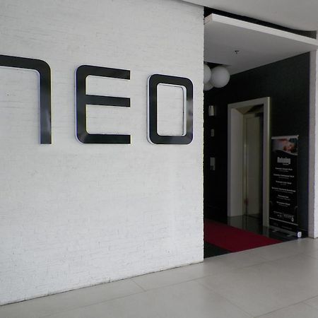 Neo Hotel Melawai By Aston Jakarta Bagian luar foto